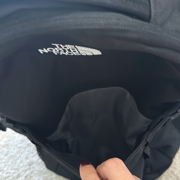 NWOT The North Face Pivoter Backpack - Picture 2 of 6